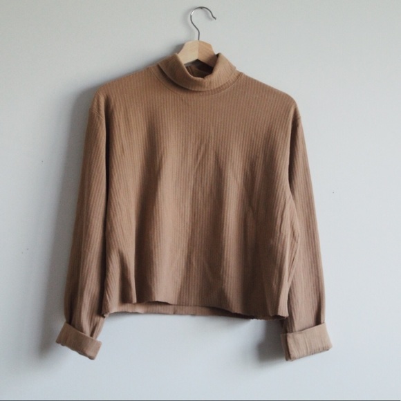 tan woolrich cropped turtle neck - Picture 1 of 1